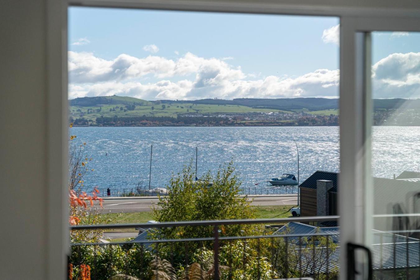 Bayview Lake Lac Taupo Extérieur photo